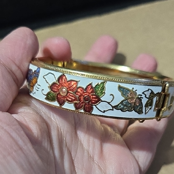 Vintage White Cloisonne Hinged Bangle Bracelet - Picture 8 of 9